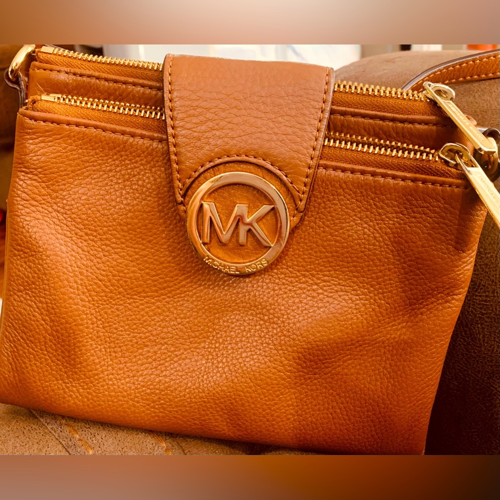 Michael Kors tan leather crossbody!
